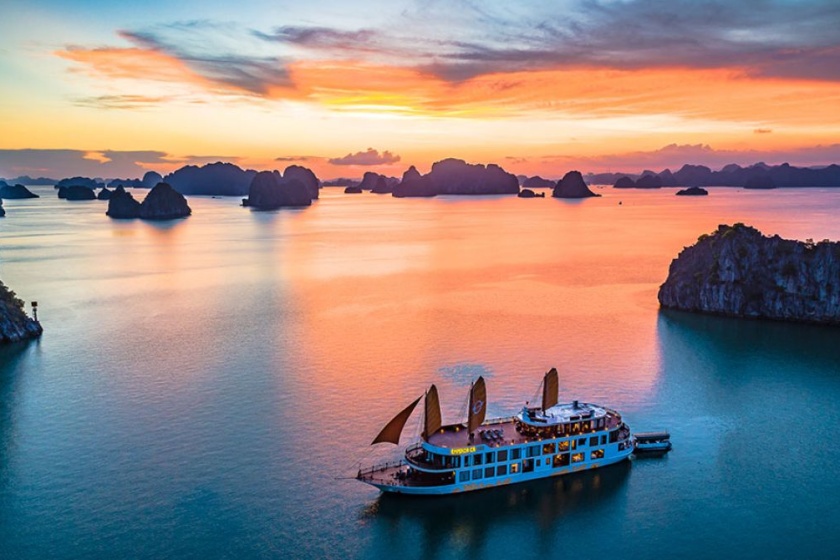 Junks in Halong bay, Vietnam
